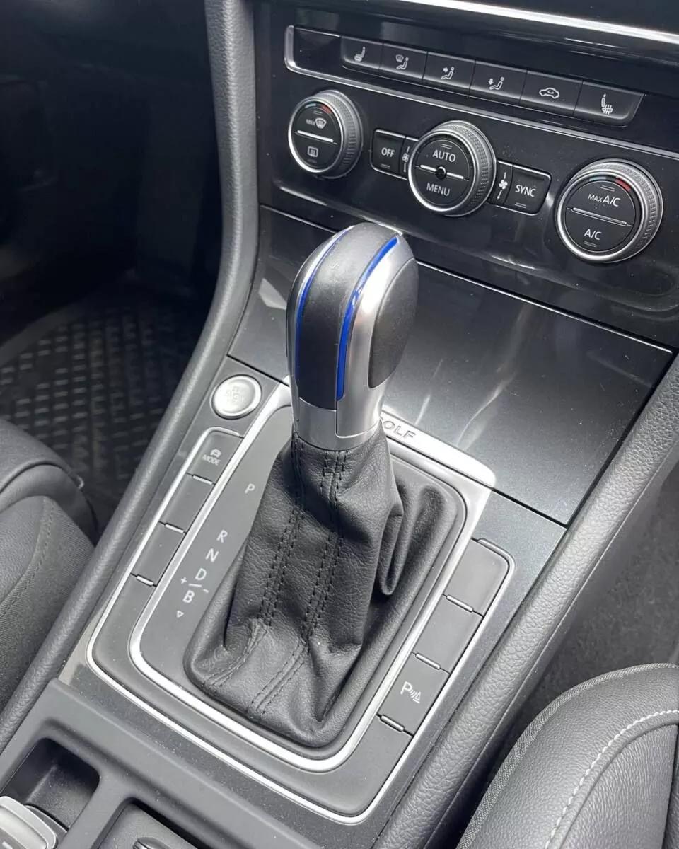 Volkswagen e-Golf  35.8 kWh 2019thumbnail141