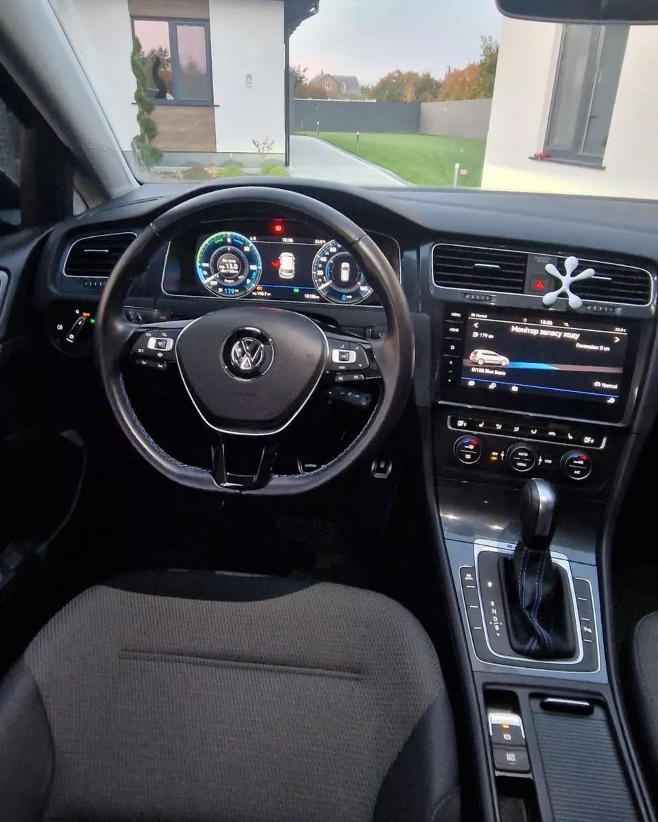 Volkswagen e-Golf  36 kWh 2020thumbnail131