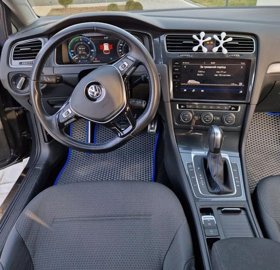 Volkswagen e-Golf  36 kWh 2020211