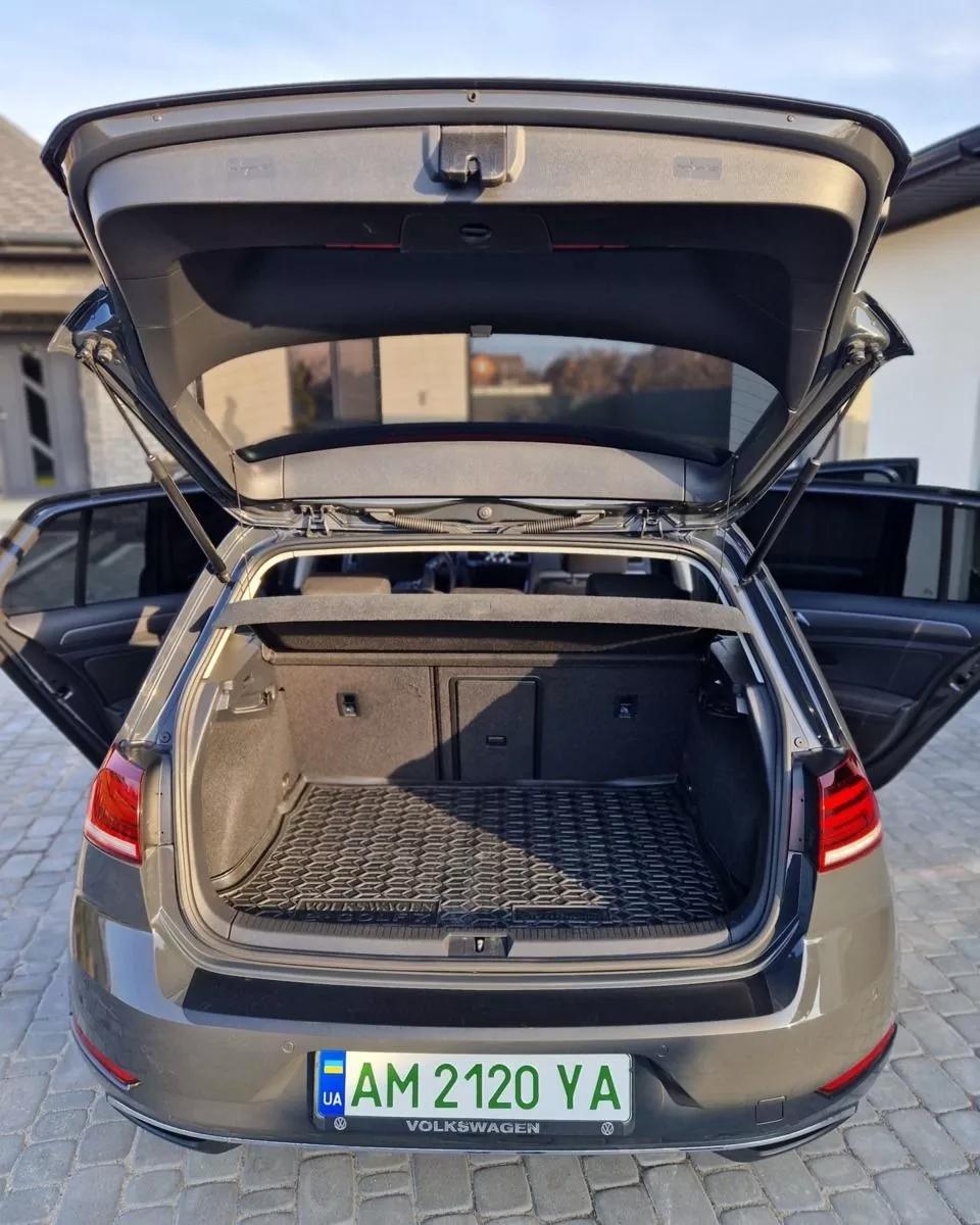 Volkswagen e-Golf  36 kWh 2020thumbnail221