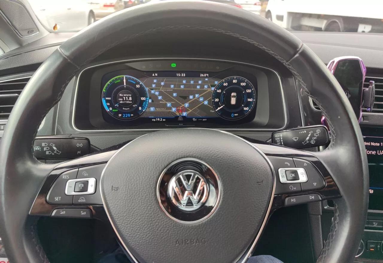 Volkswagen e-Golf  201811
