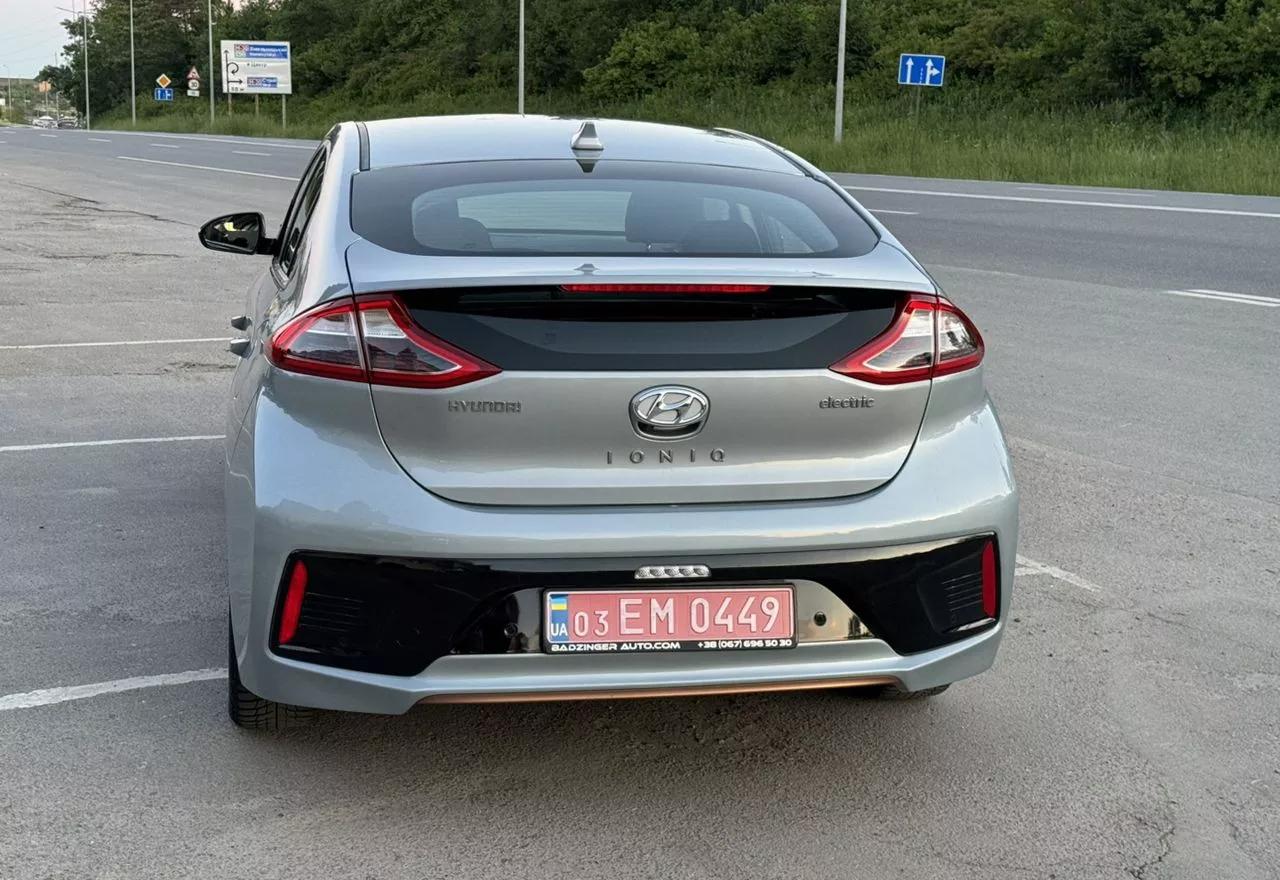 Hyundai Ioniq  88 kWh 2019201