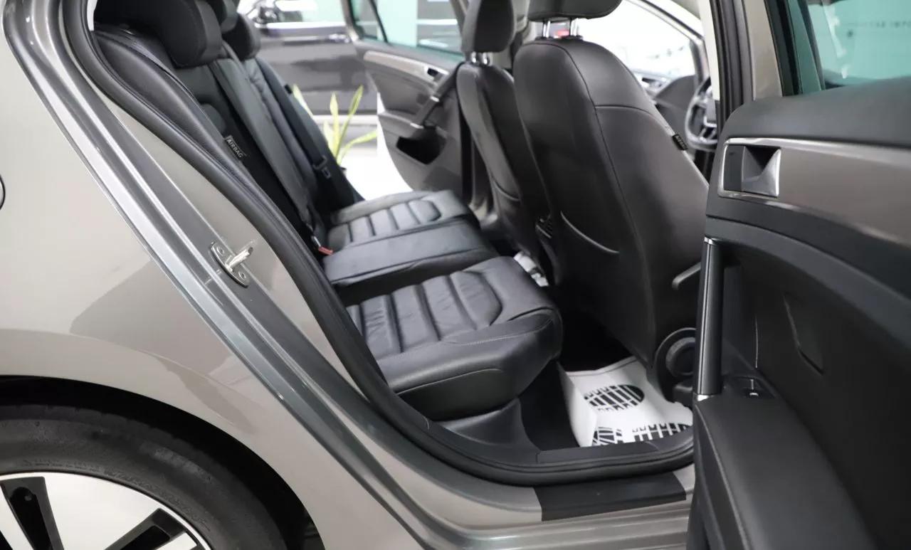 Volkswagen e-Golf  24 kWh 2015thumbnail331
