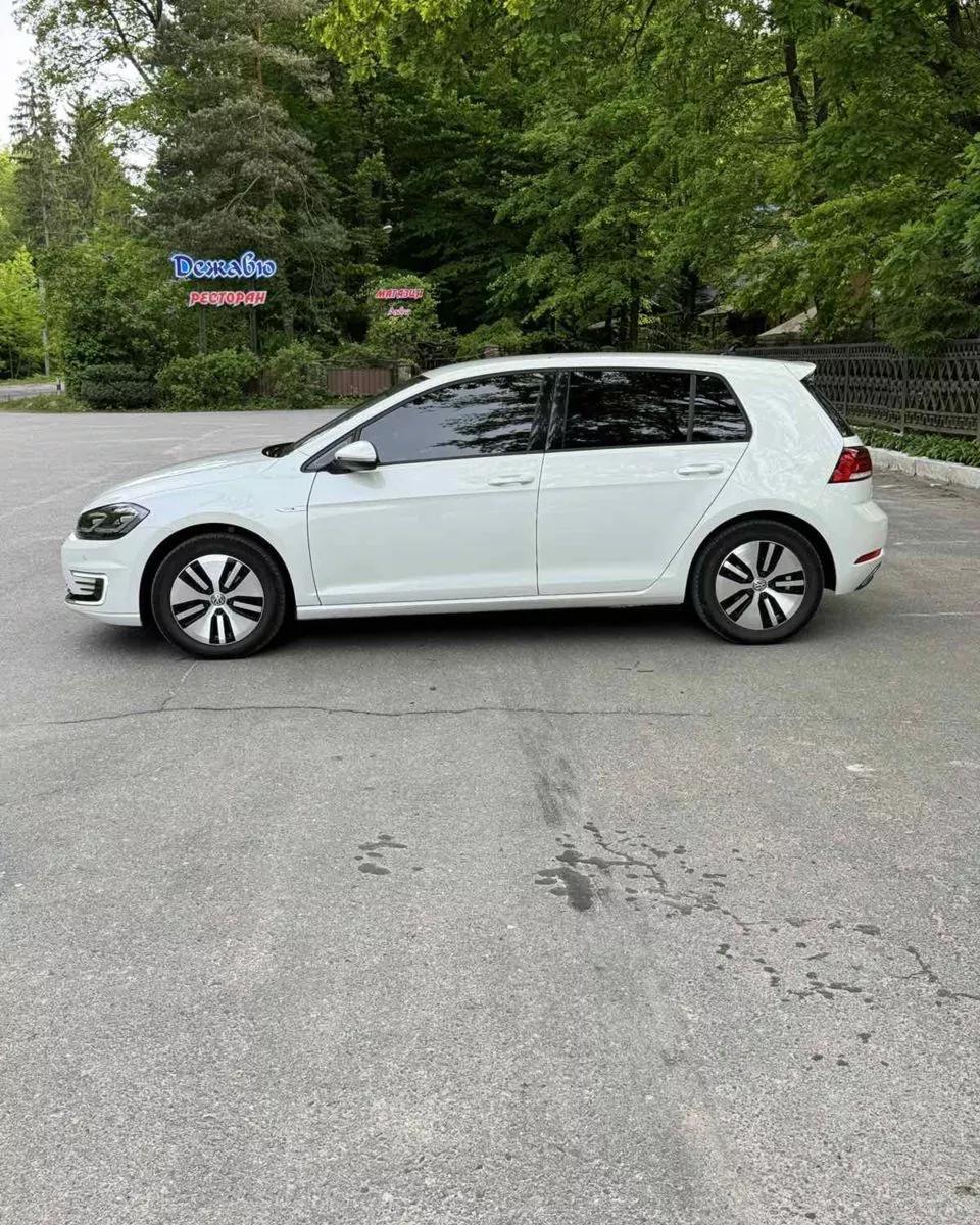 Volkswagen e-Golf  35.8 kWh 2020thumbnail21