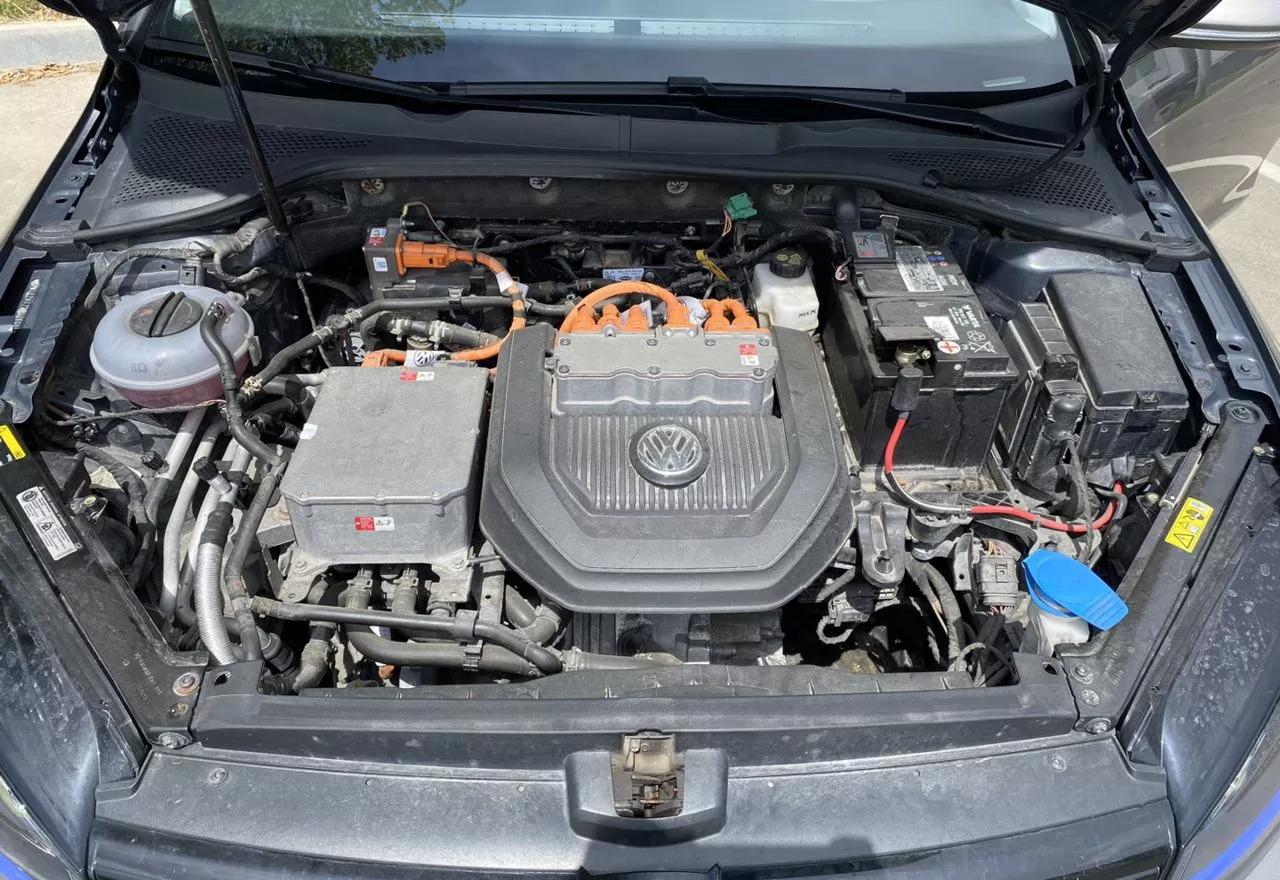 Volkswagen e-Golf  24 kWh 2015thumbnail221