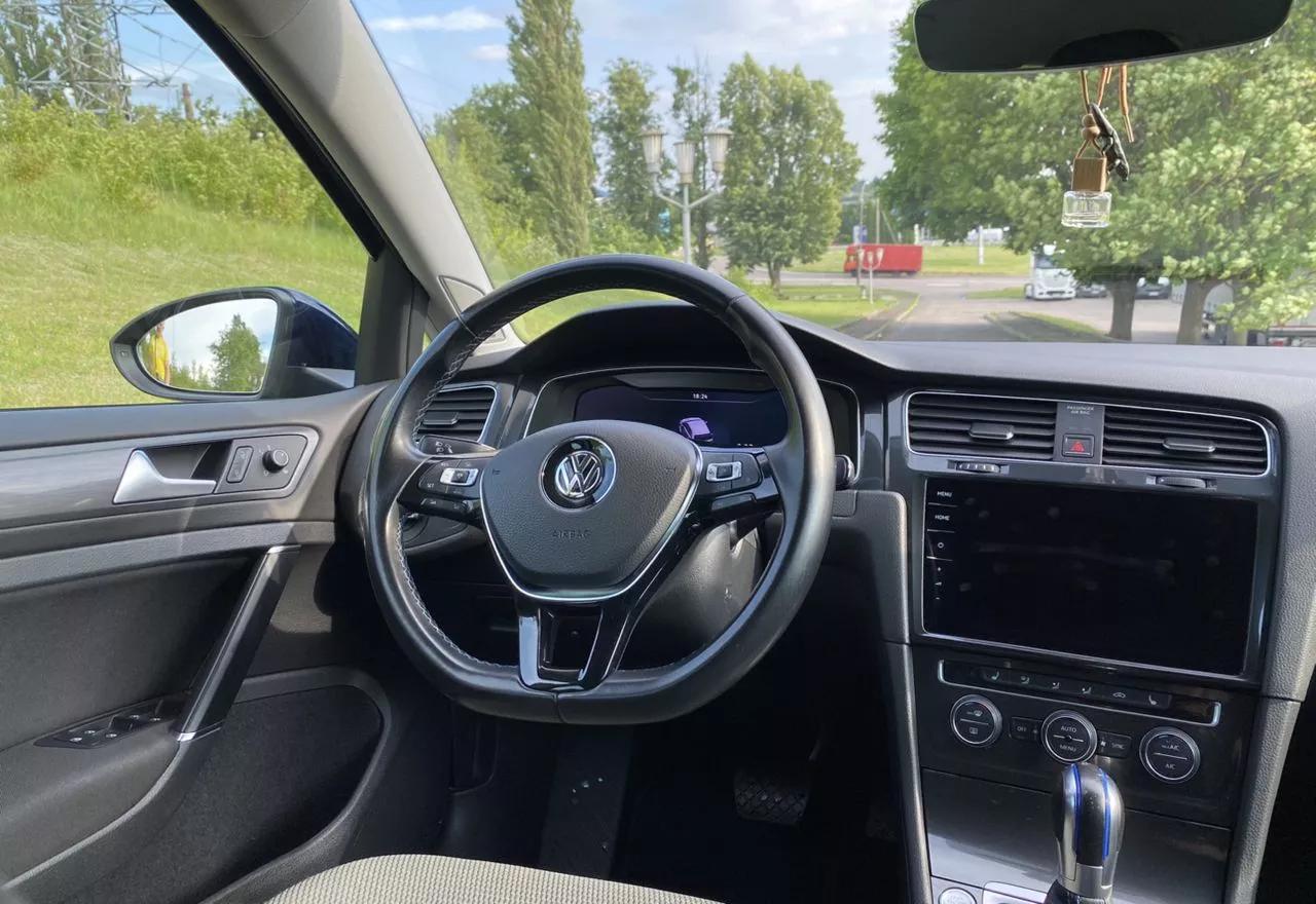 Volkswagen e-Golf  2018thumbnail311