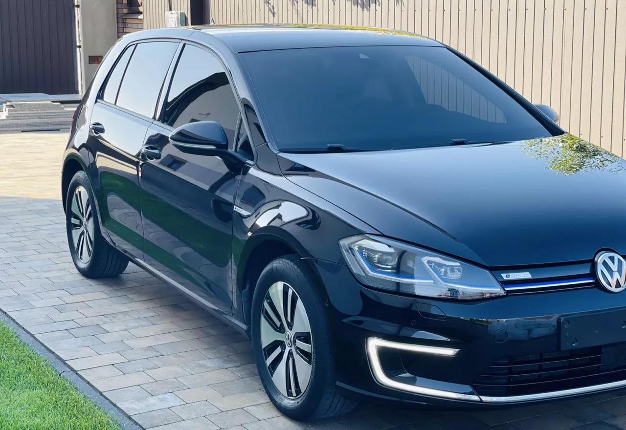 Volkswagen e-Golf  36 kWh 2018thumbnail311