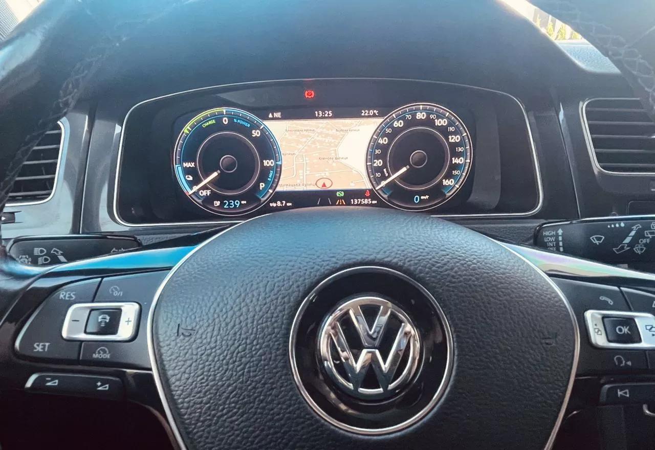 Volkswagen e-Golf  36 kWh 2018thumbnail481