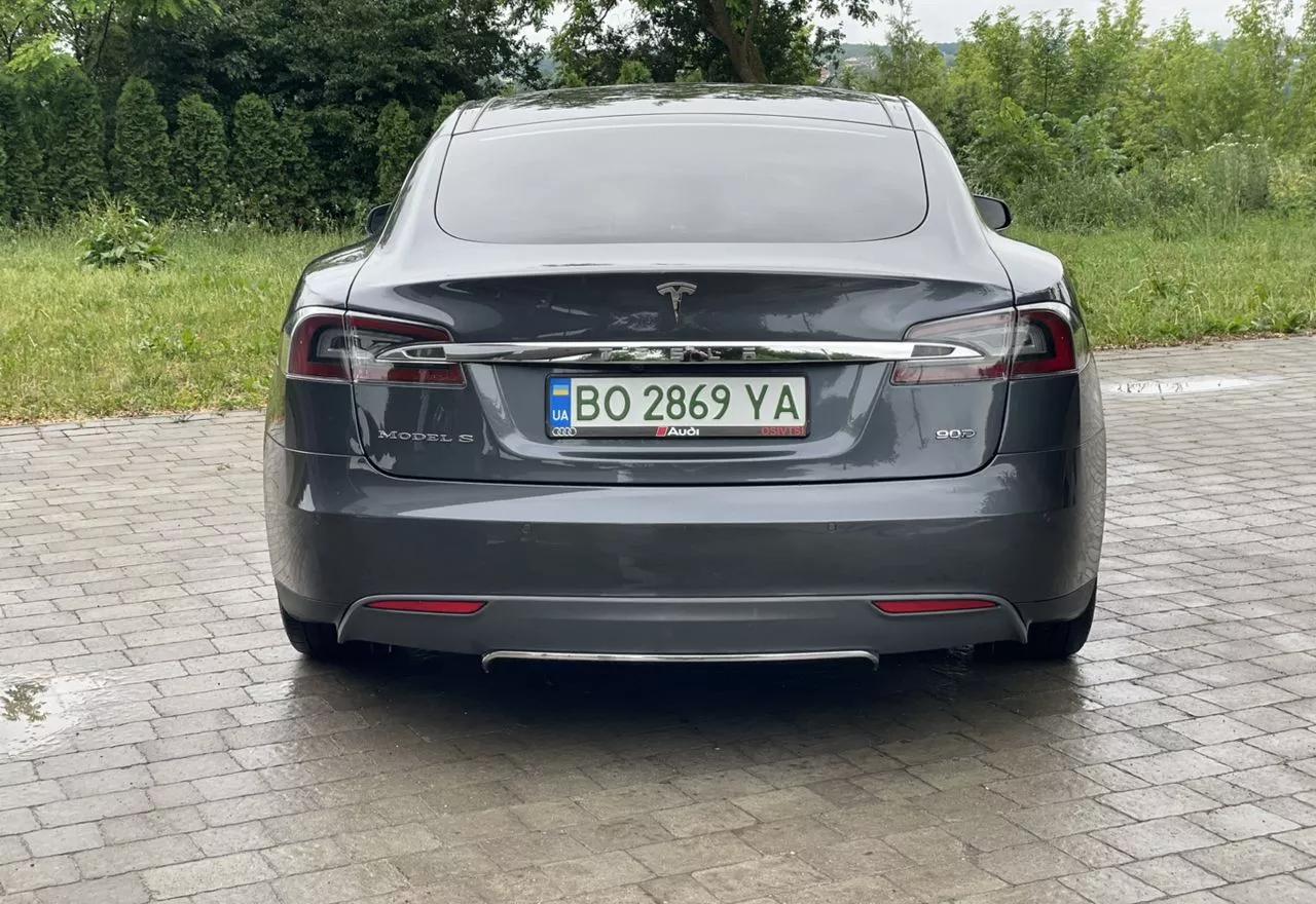 Tesla Model S  90 kWh 2015201