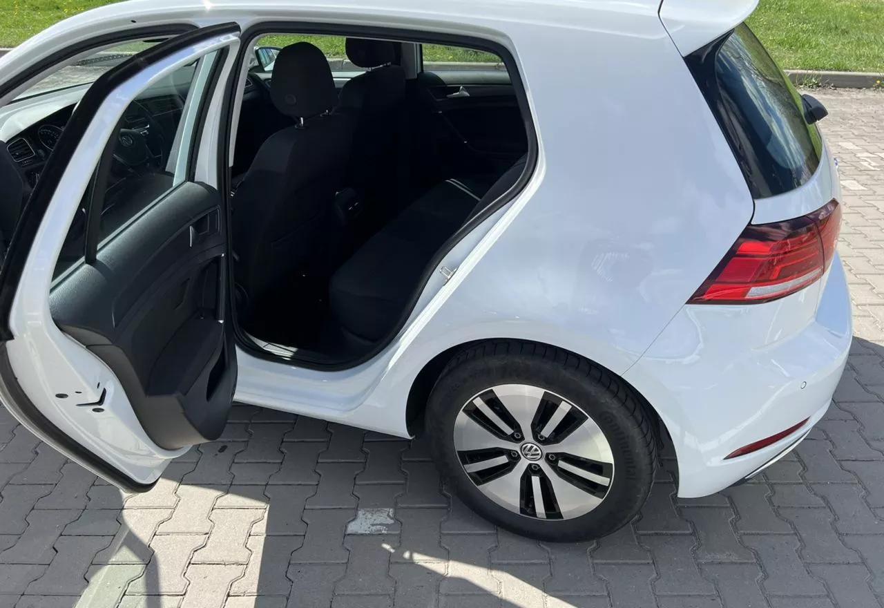Volkswagen e-Golf  36 kWh 2018thumbnail111