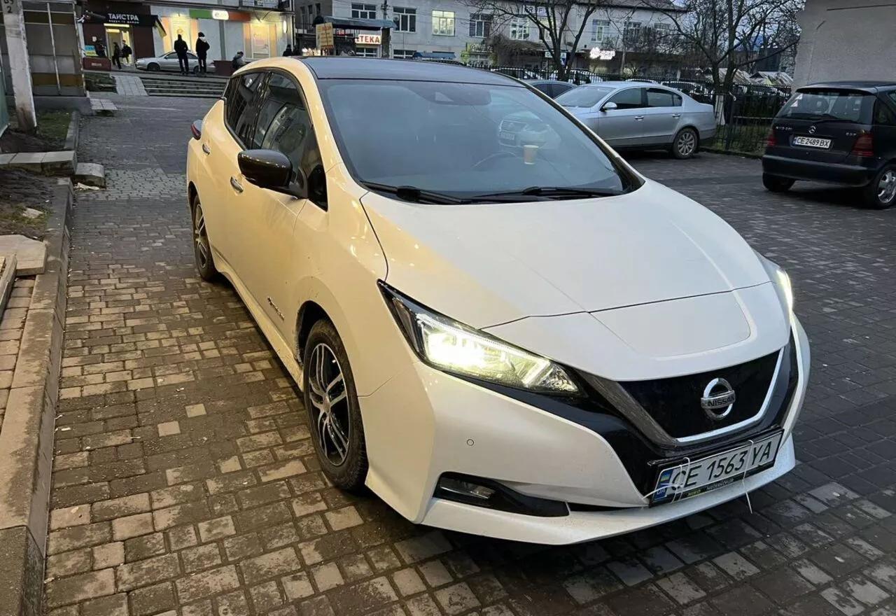 Nissan Leaf  40 kWh 2018thumbnail01
