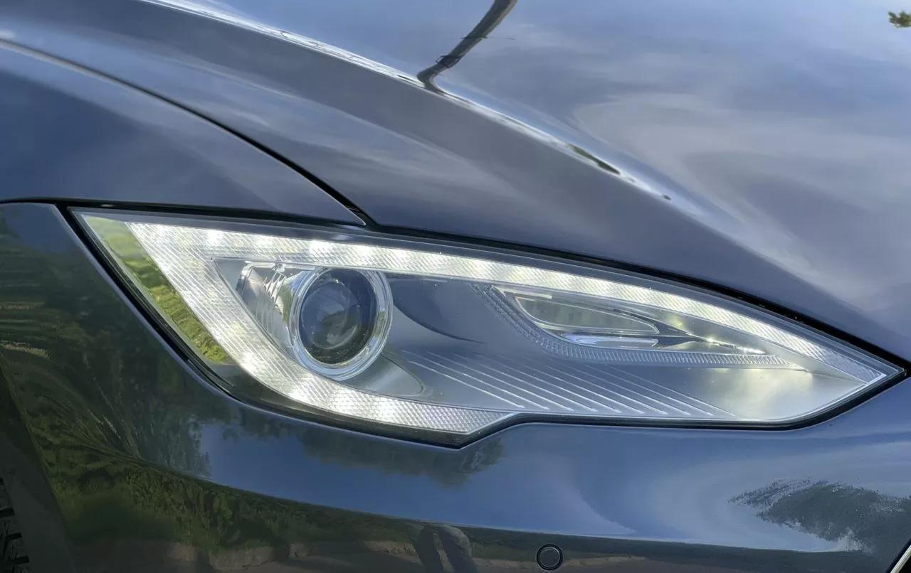 Tesla Model S  85 kWh 201561