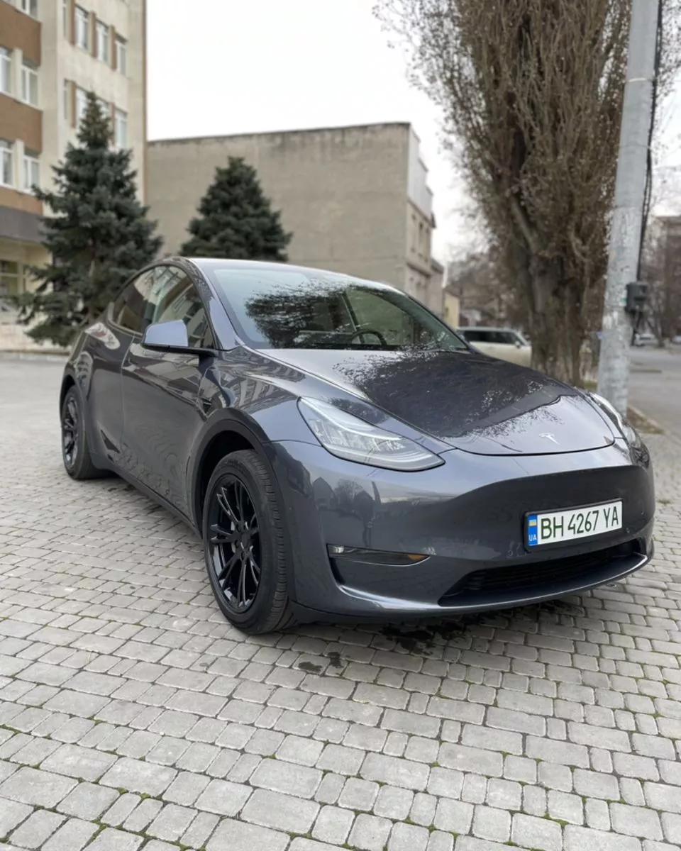 Tesla Model Y  82 kWh 2022thumbnail01