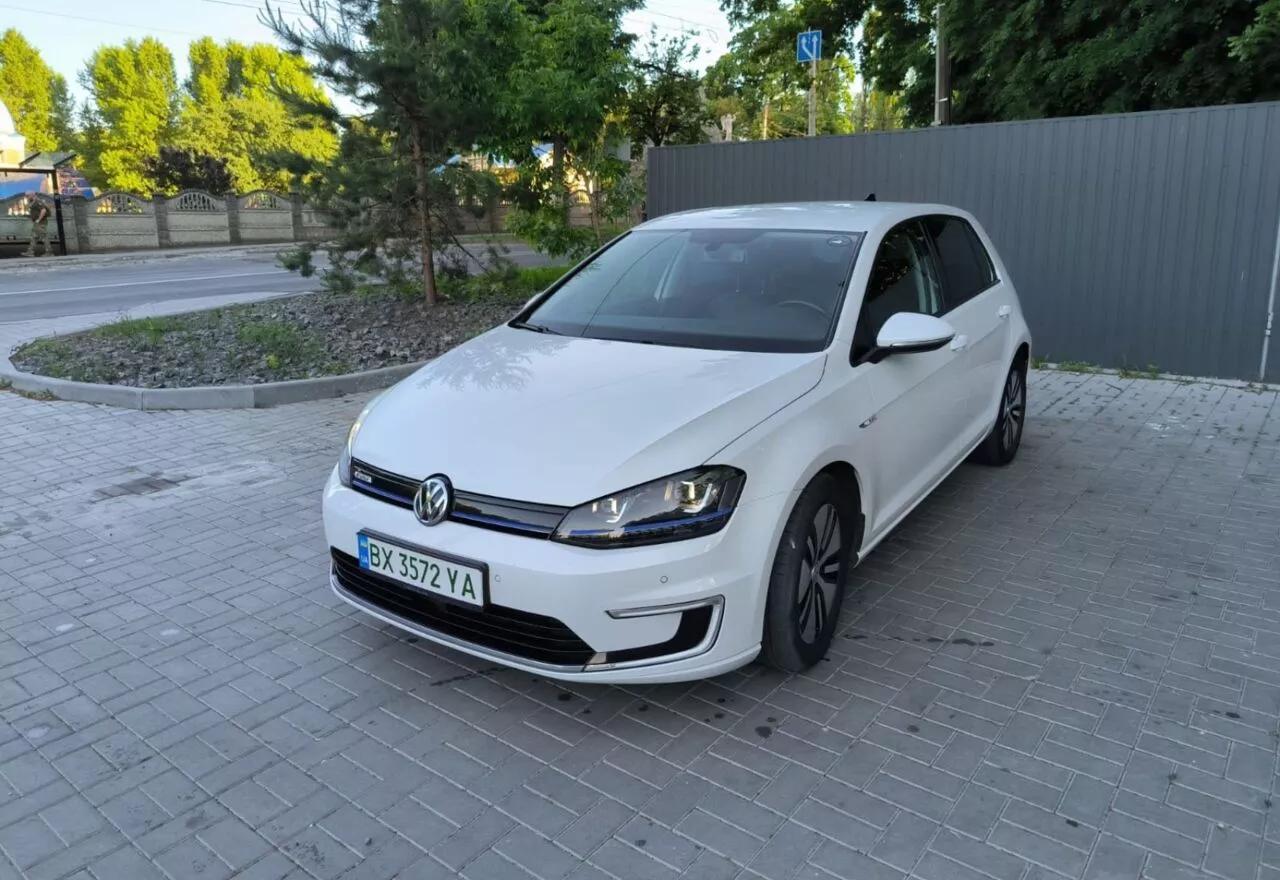 Volkswagen e-Golf  2014thumbnail21