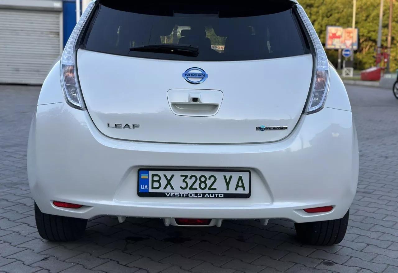 Nissan Leaf  30 kWh 2016thumbnail101