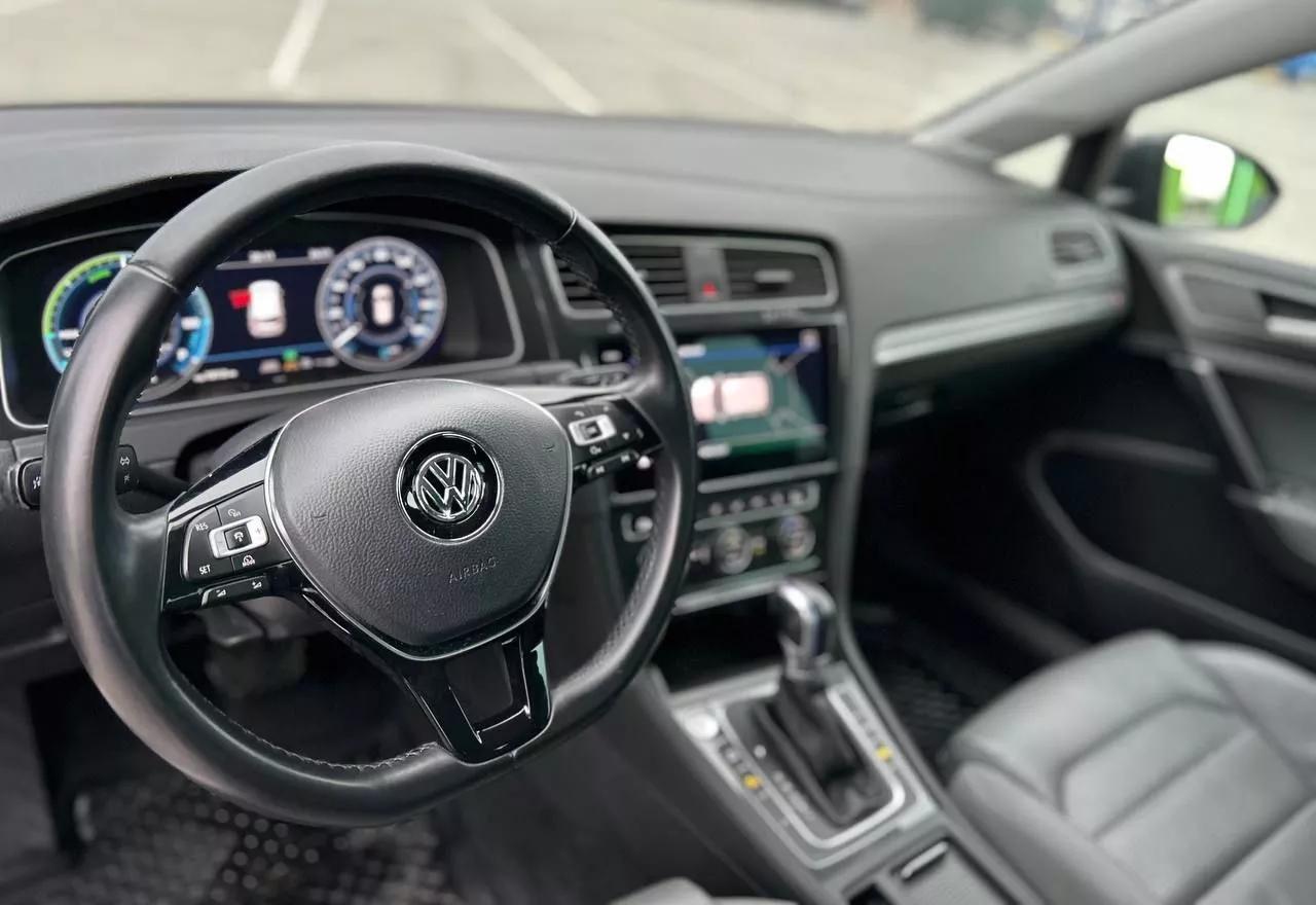 Volkswagen e-Golf  35.8 kWh 2018thumbnail401
