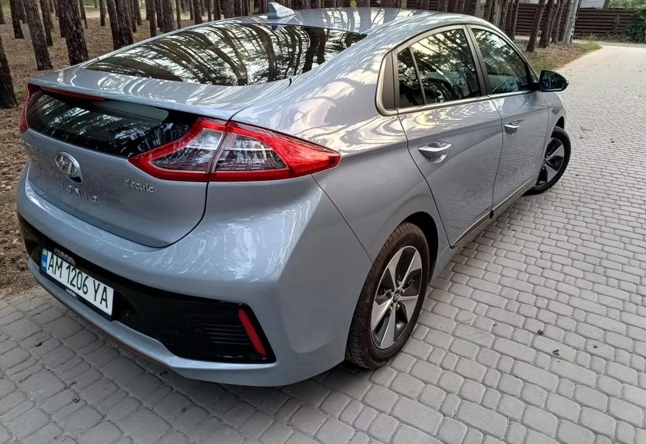Hyundai Ioniq  28 kWh 2018241