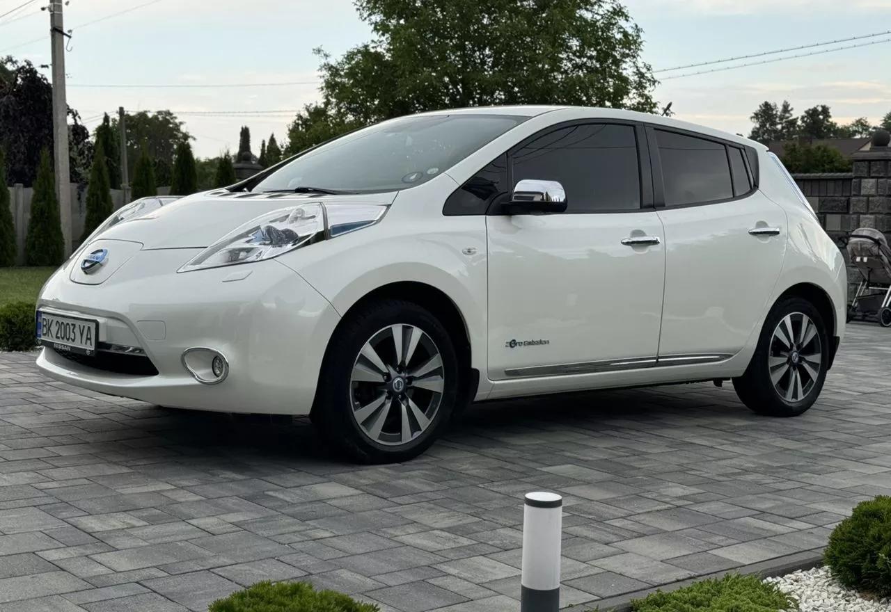 Nissan Leaf  24 kWh 2013thumbnail01