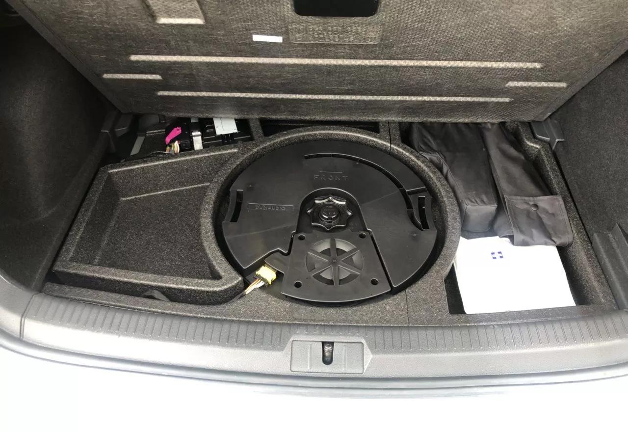Volkswagen e-Golf  35.8 kWh 2019thumbnail421