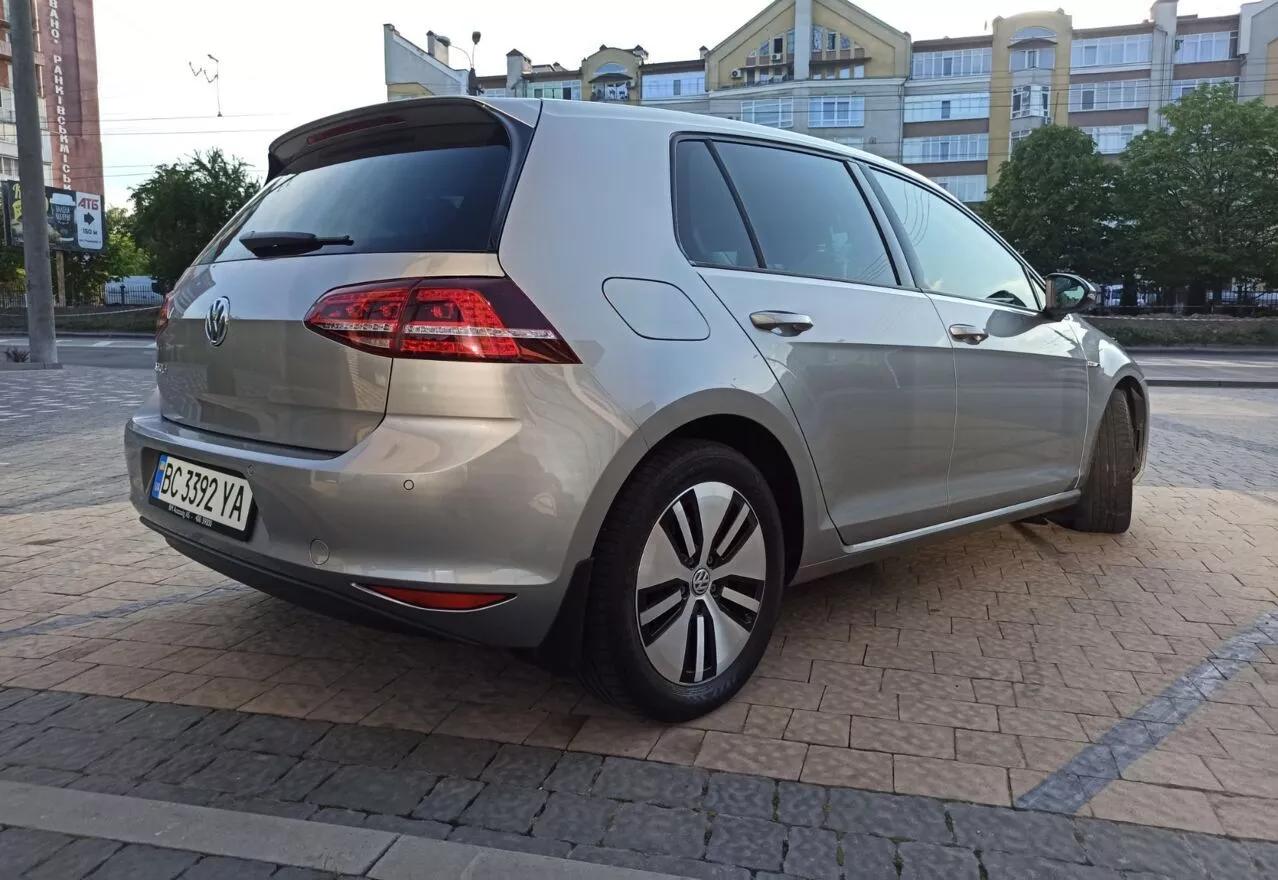 Volkswagen e-Golf  24 kWh 2015thumbnail141