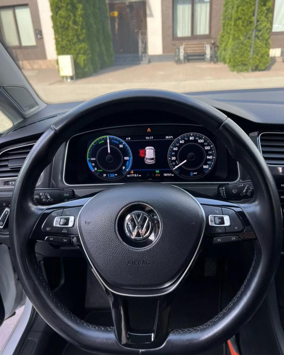 Volkswagen e-Golf  2018271