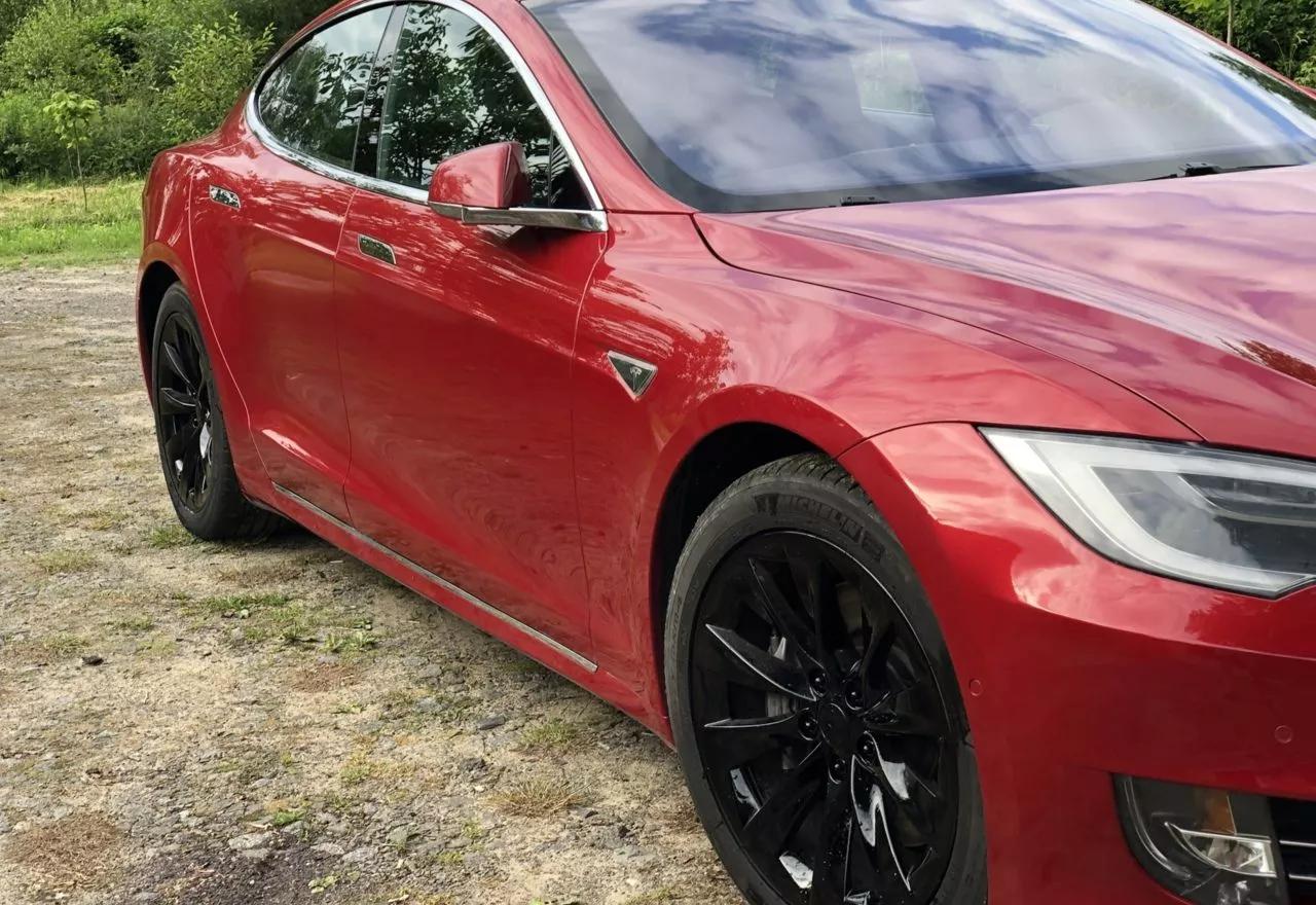 Tesla Model S  90 kWh 201611