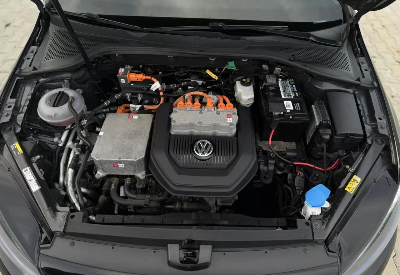 Volkswagen e-Golf  24 kWh 2015411