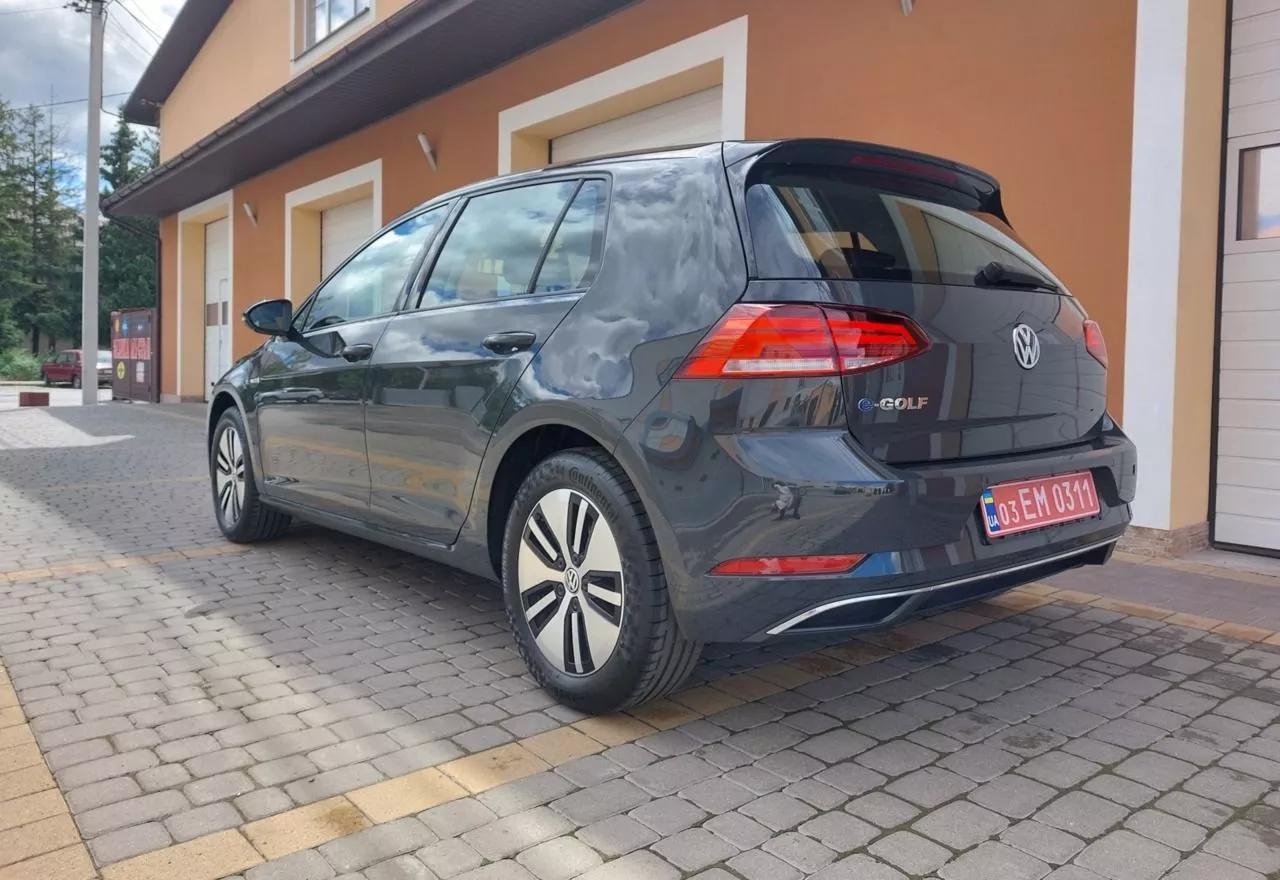 Volkswagen e-Golf  2020111