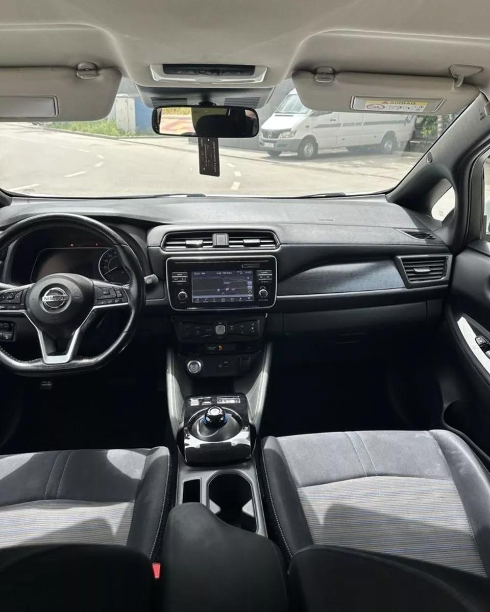 Nissan Leaf  2018161