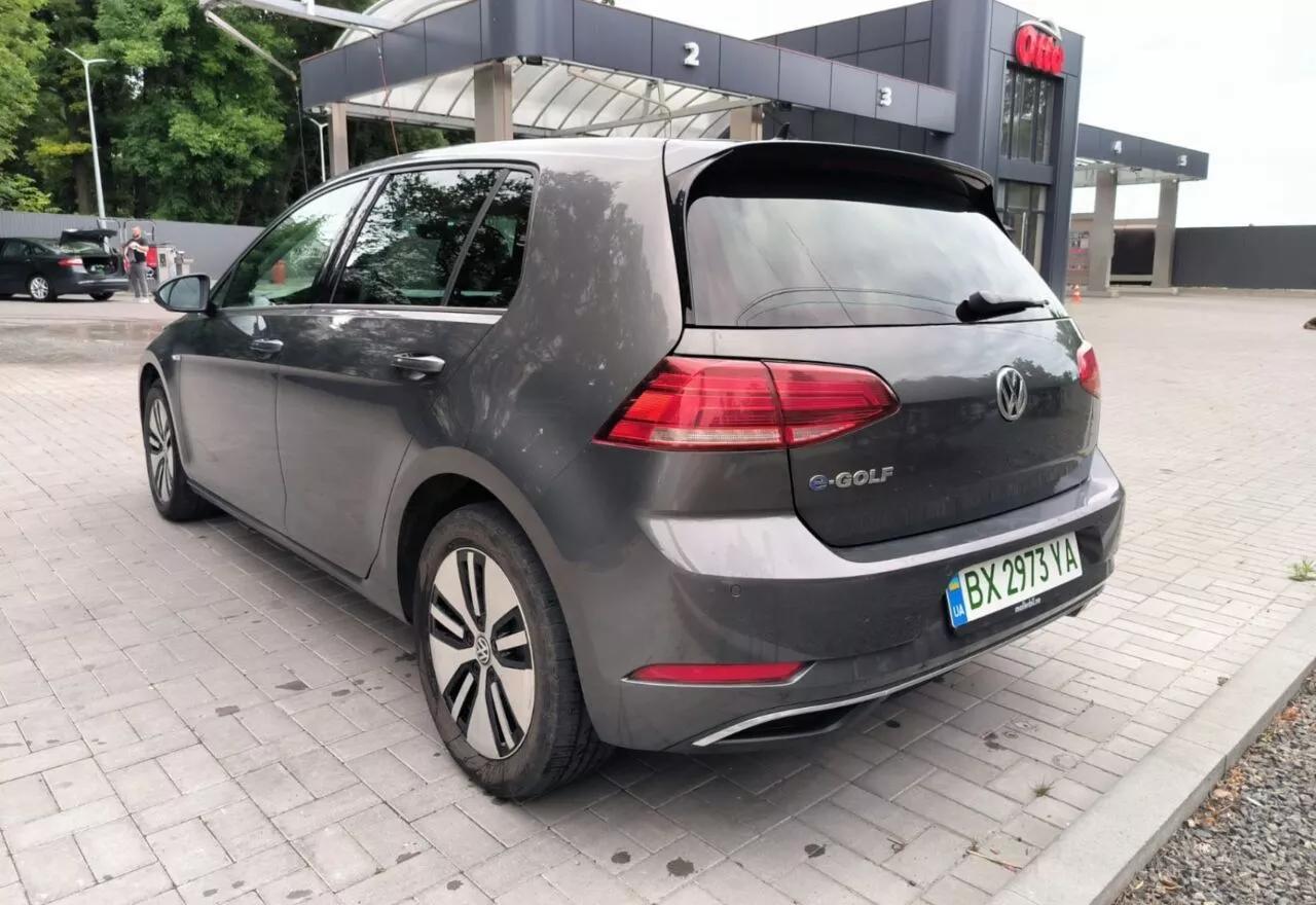 Volkswagen e-Golf  35.8 kWh 2017211