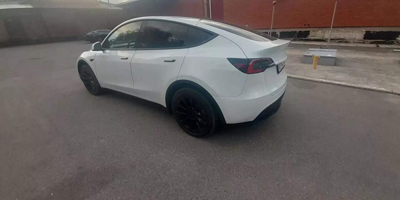 Tesla Model Y  75 kWh 2021301
