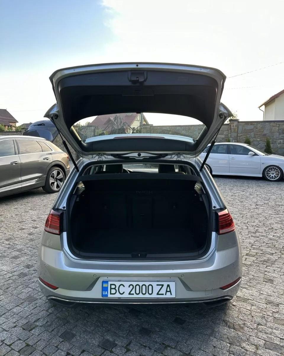 Volkswagen e-Golf  35.8 kWh 2019131