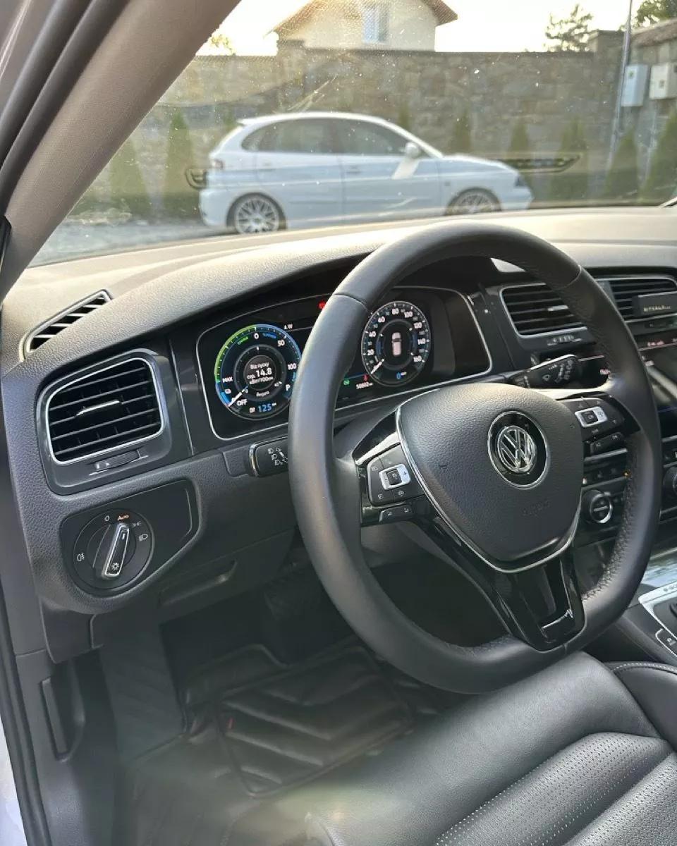 Volkswagen e-Golf  35.8 kWh 2019261