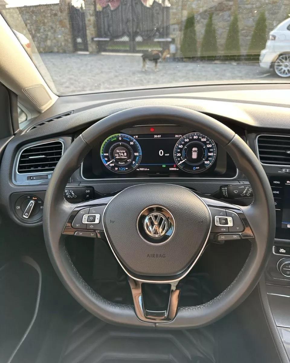 Volkswagen e-Golf  35.8 kWh 2019301