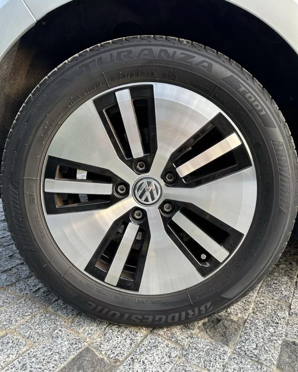 Volkswagen e-Golf  35.8 kWh 2019thumbnail471