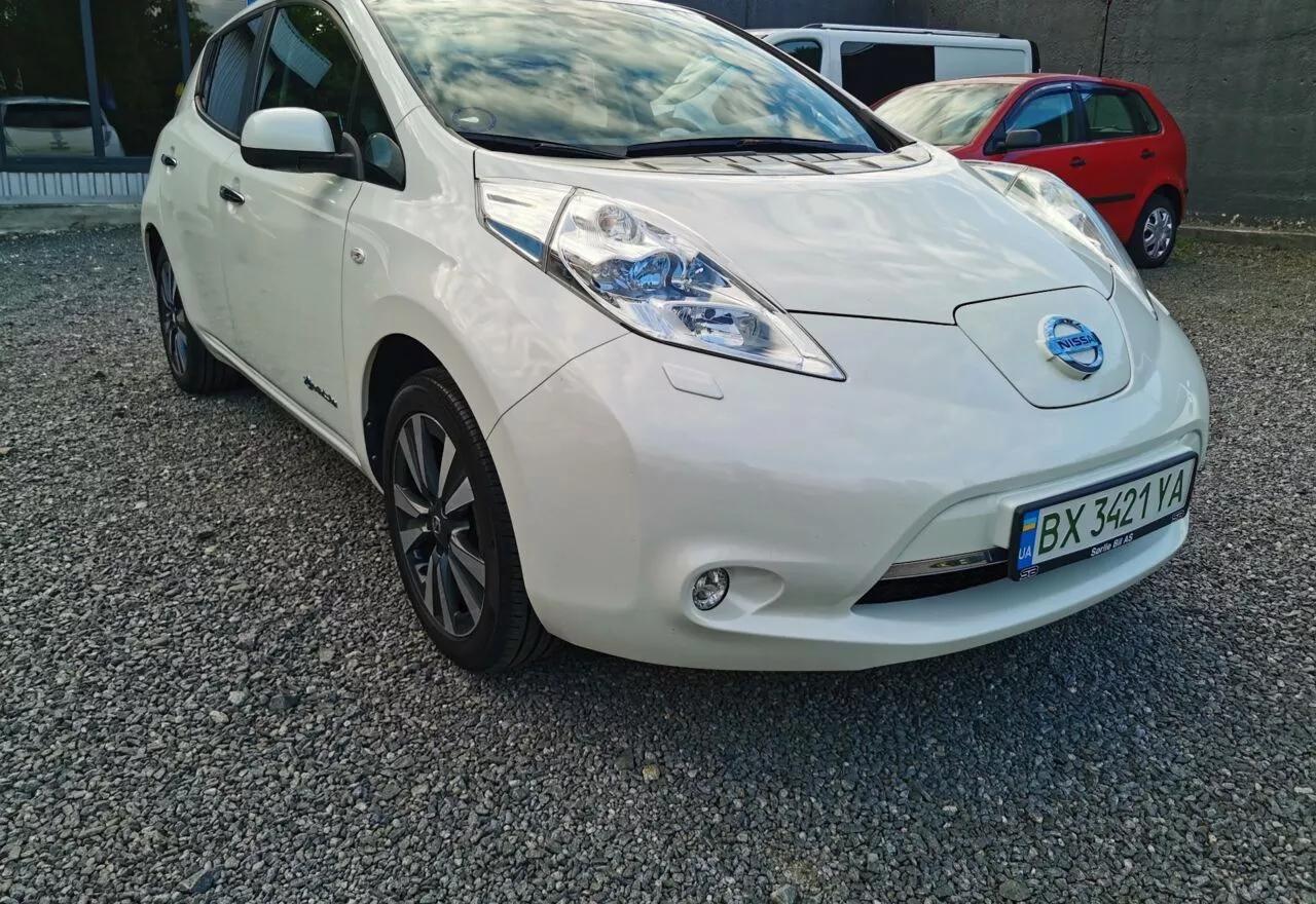 Nissan Leaf  30 kWh 2016thumbnail21