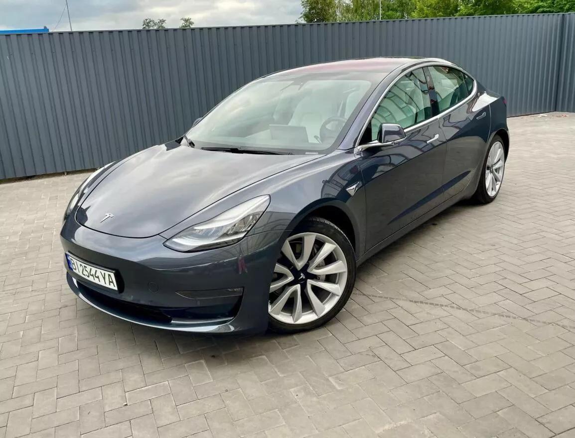 Tesla Model 3  2018thumbnail01