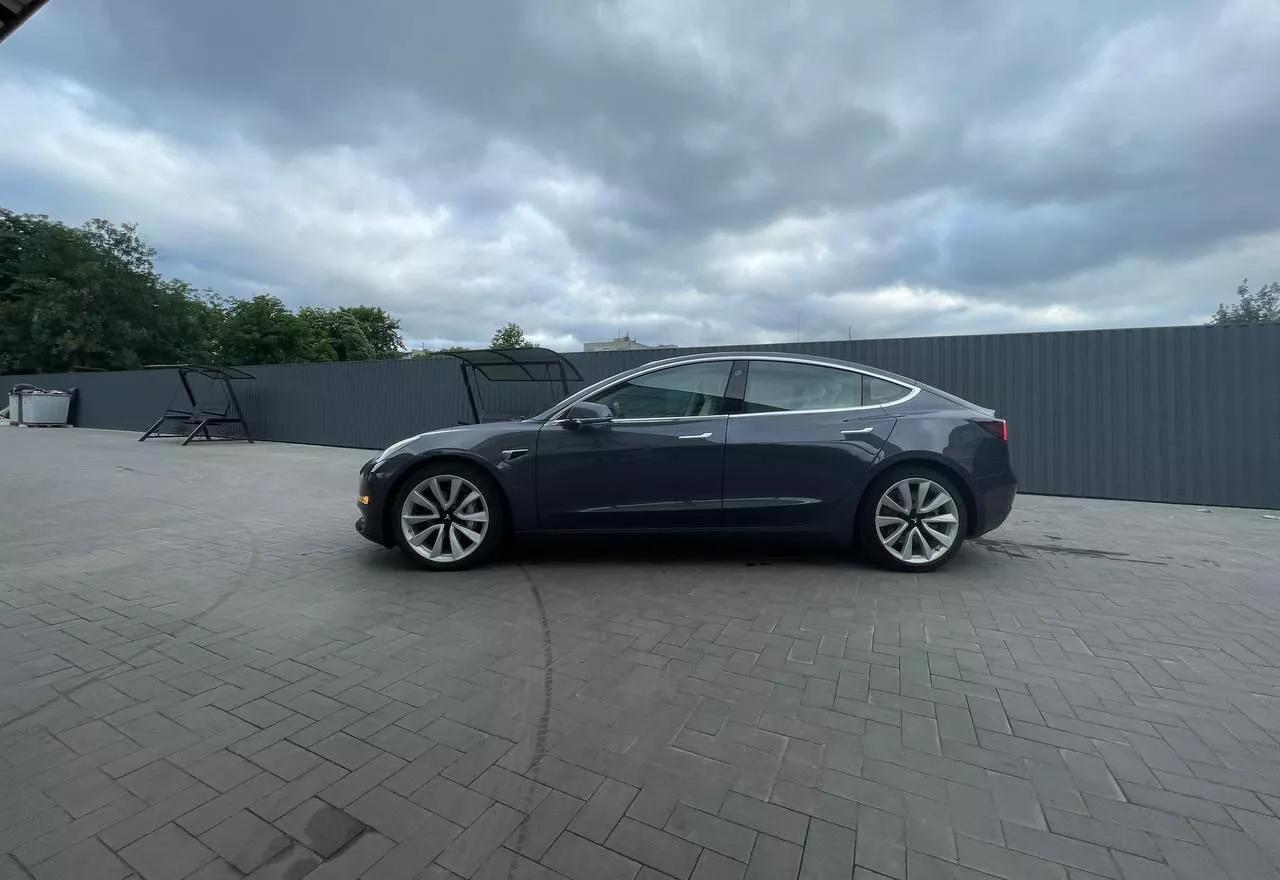 Tesla Model 3  201861