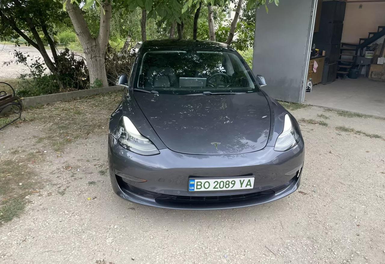 Tesla Model 3  68.3 kWh 202001