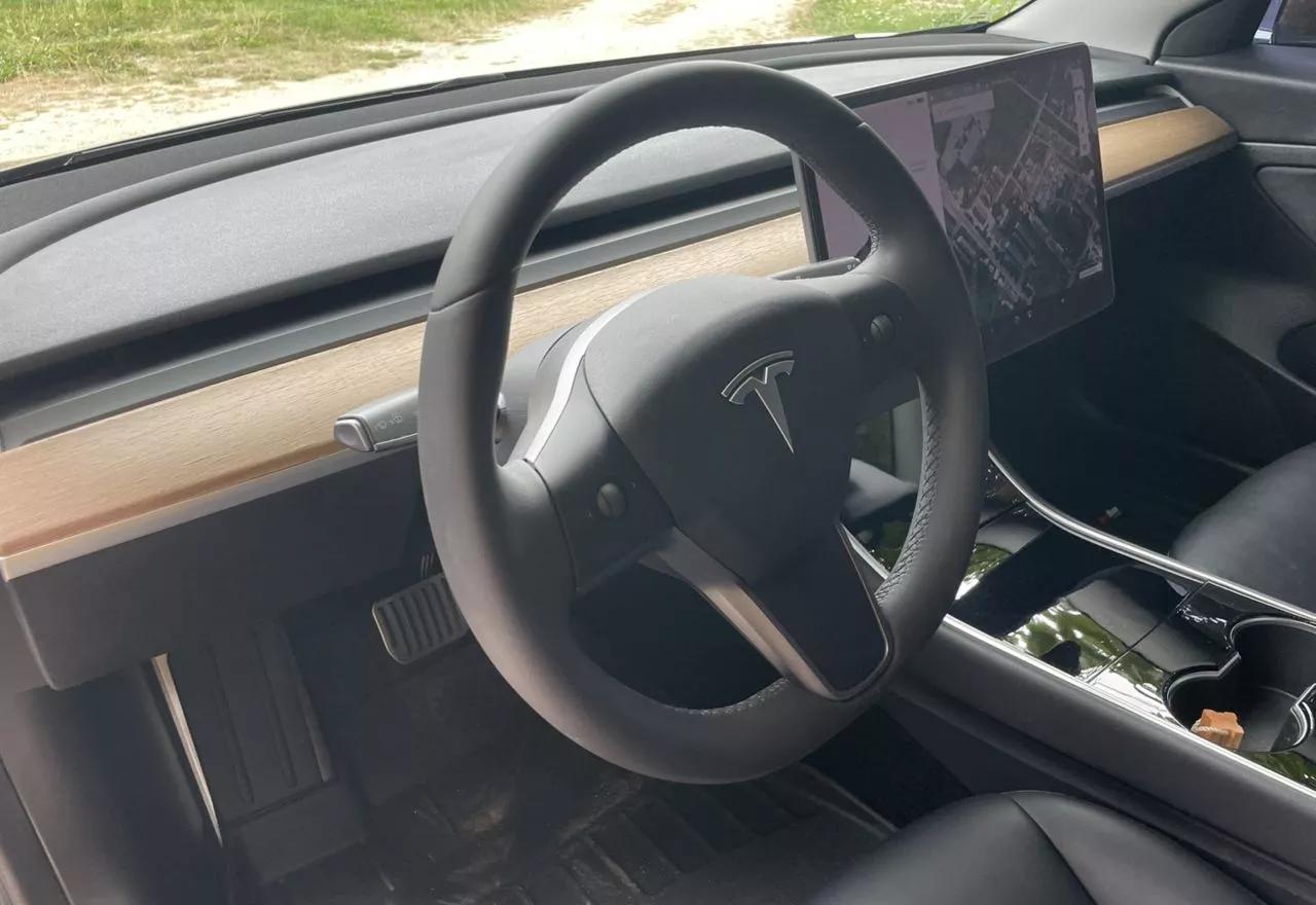 Tesla Model 3  68.3 kWh 2020261