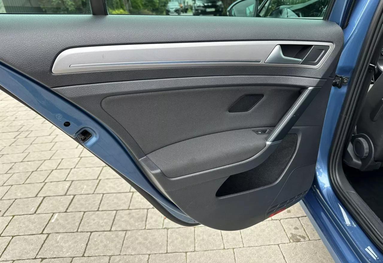 Volkswagen e-Golf  24 kWh 2015thumbnail291