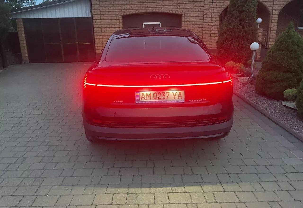Audi E-tron  71 kWh 2021thumbnail131