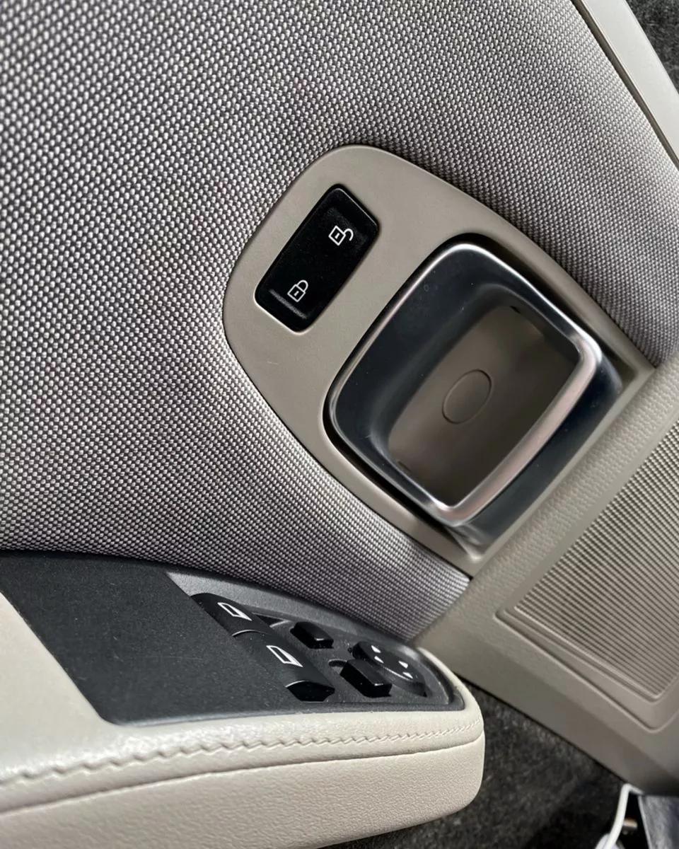 BMW i3  2015411