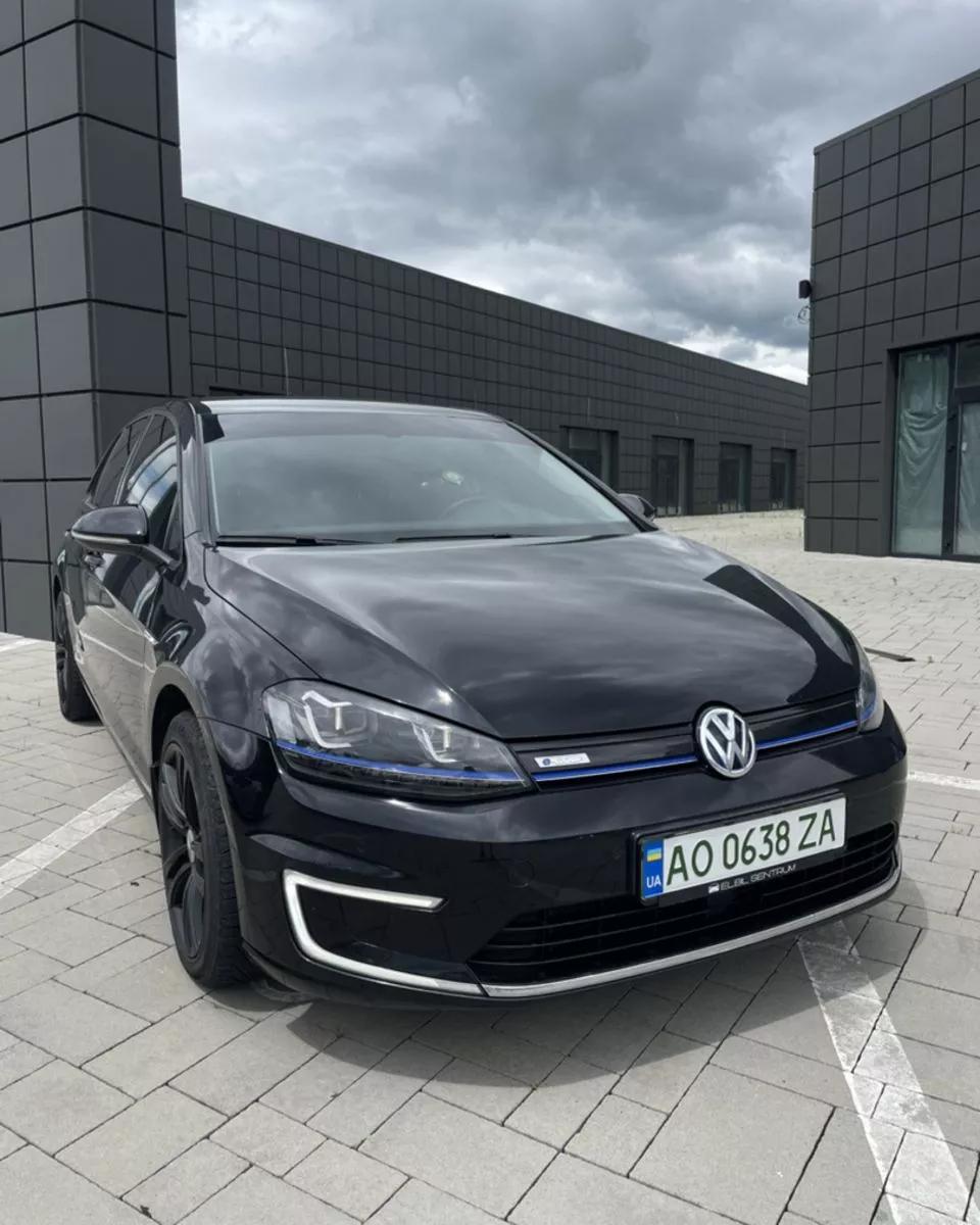 Volkswagen e-Golf  24 kWh 2015thumbnail01