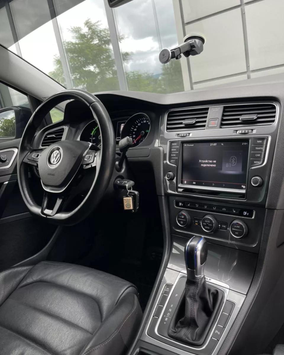 Volkswagen e-Golf  24 kWh 2015231