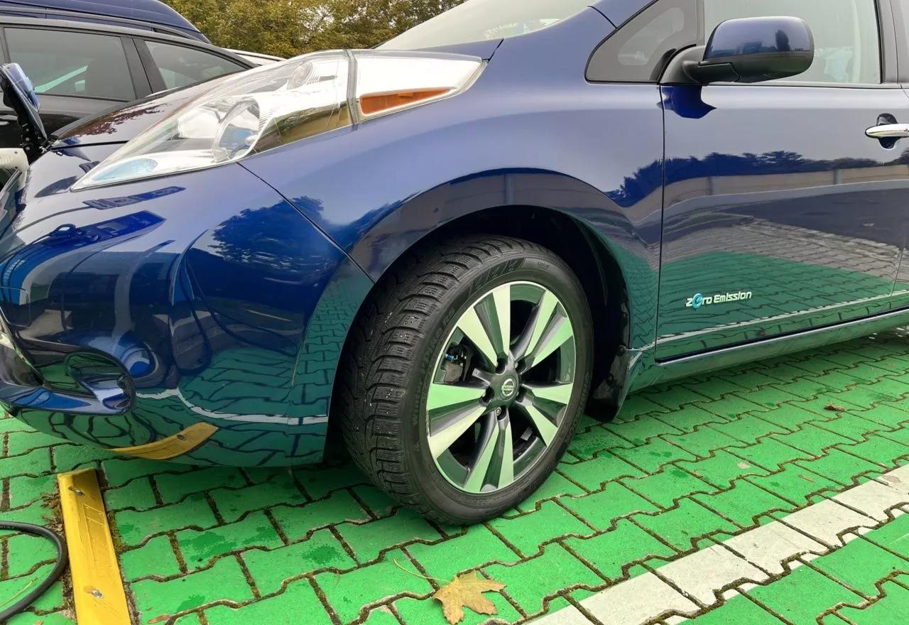 Nissan Leaf  30 kWh 2017thumbnail11