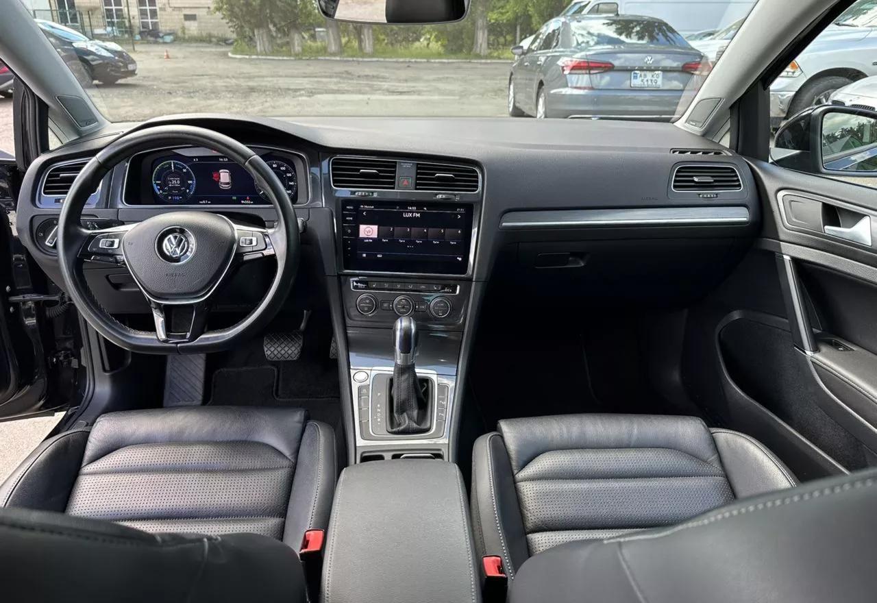 Volkswagen e-Golf  35.8 kWh 2019thumbnail201