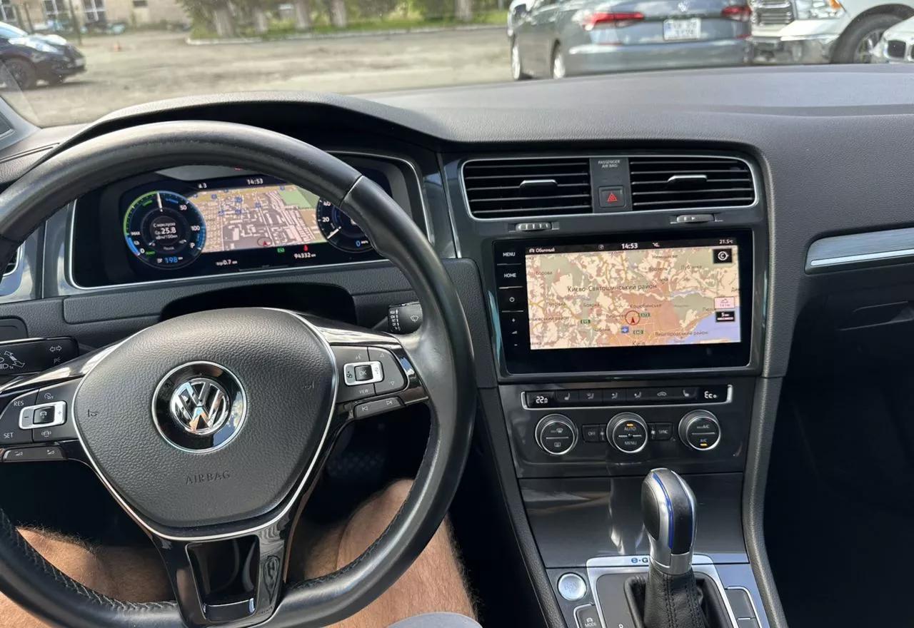 Volkswagen e-Golf  35.8 kWh 2019thumbnail251