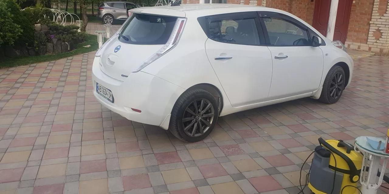 Nissan Leaf  24 kWh 2015thumbnail31