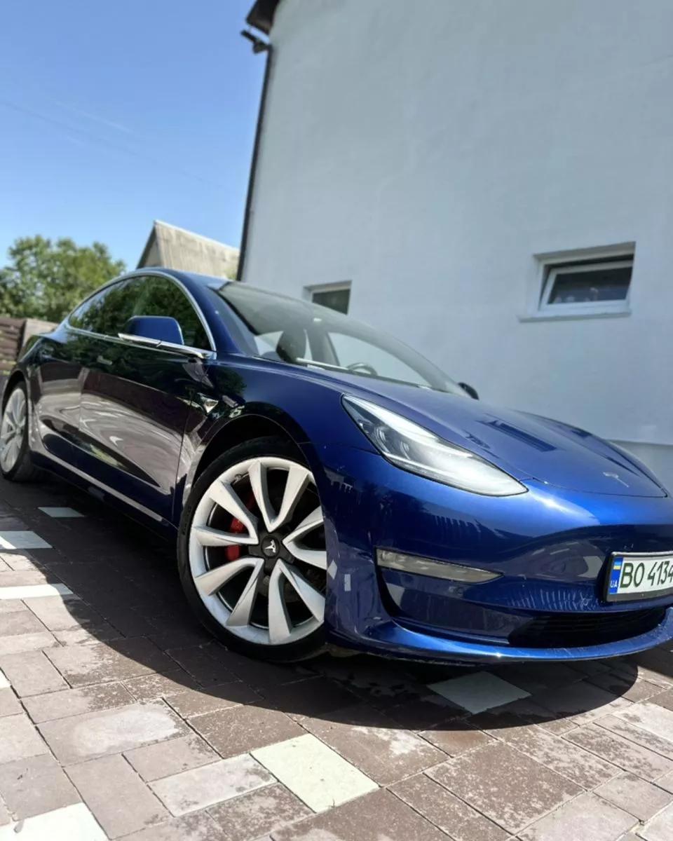 Tesla Model 3  82 kWh 201801